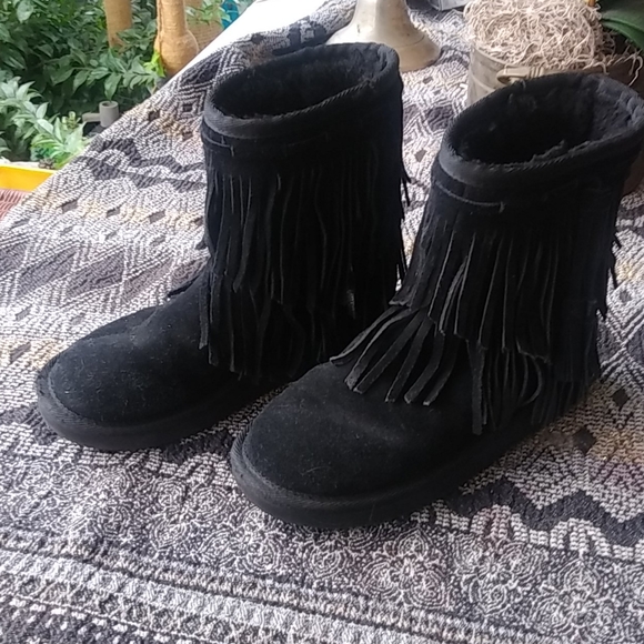 GIFTED Koolaburra by Ugg Black Cable Fringe Boots Uggs - Picture 1 of 15